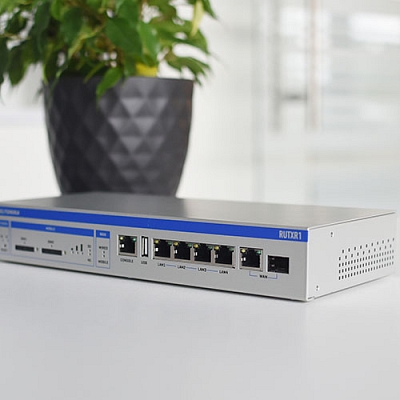 The RUTXR1 LTE router from Teltonika is a combination of devices such as an SFP converter, switch and router.