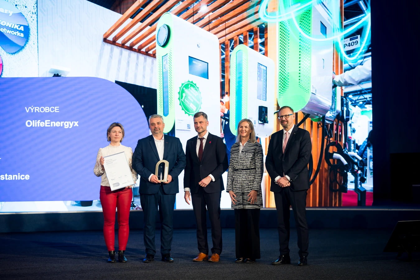 Z targów AMPER wracamy z nagrodą za wzornictwo przemysłowe