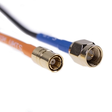 Anténa GSM/GPS samolepicí R30, SMB(f)/SMA(m), 2x koax pro kolová vozidla SC-174/5m