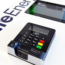 OlifeEnergy kiosek s platebním terminálem a disple
