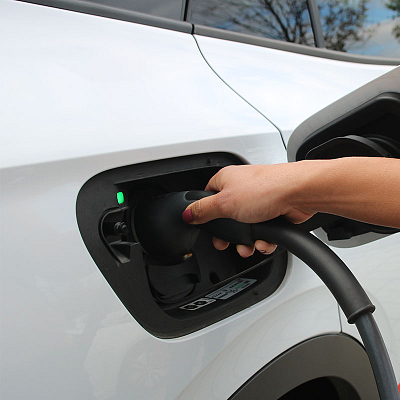 Dotace na elektromobilitu 2026: Firmy a obce mohou získat dotace na nabíječky ve výši až 80 %
